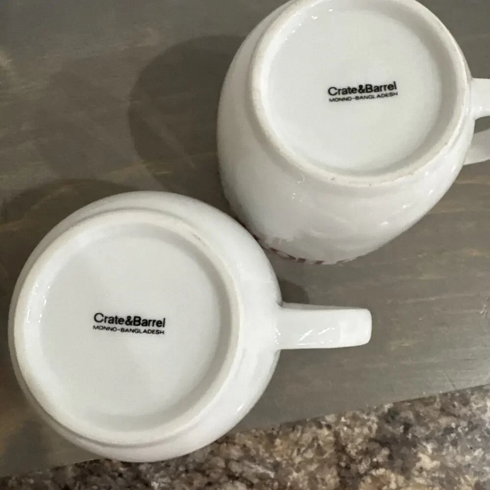 Crate & Barrel “HO HO HO” 12oz Mug Cup Red White Christmas Set Of 2